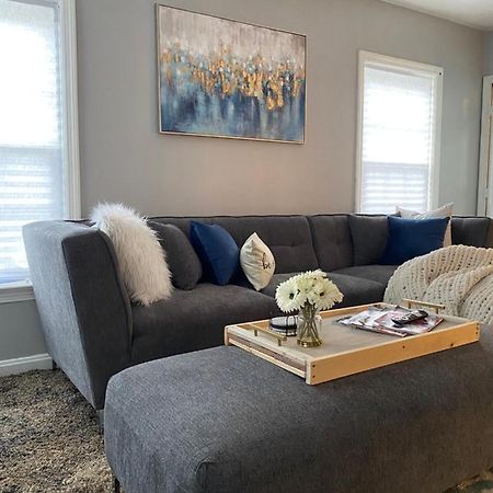 Cozy, Upstairs Apartment Pets Welcome With Fee Family Friendly Close To Everything Cleveland Dış mekan fotoğraf